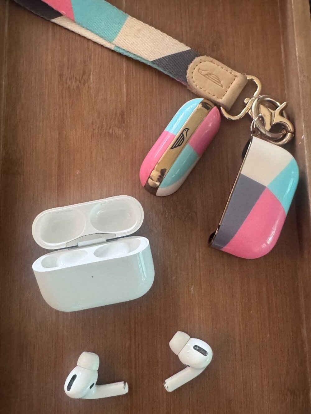 Apple - AirPods Pro 2 w/ Case